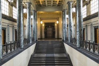 Derrière l'imposante façade néo-classique, les visiteurs pourront découvrir l'intérieur du Tribunal fédéral avec, notamment, ses trois salles d'audience (archives).